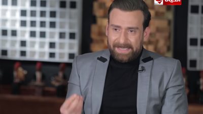 تعرف على سر تعرض نضال الشافعي لـ انفصام في الشخصية 