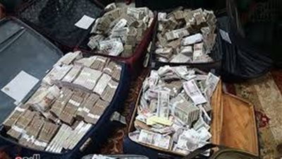 من بينهم صاحب شركة.. ضبط أربعة أشخاص لإتجارهم خارج السوق المصرفي 
