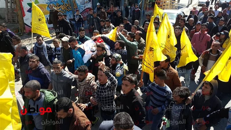 الفلسطينيون يشيعون