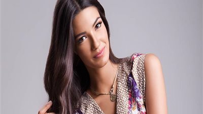صور| جلسة تصوير جديدة لـ تارا عماد 