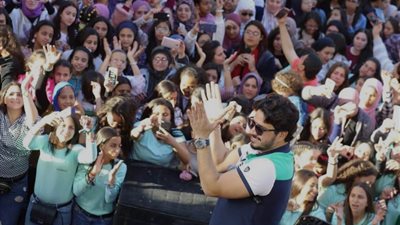 مصطفى حجاج يشعل حفل مدرسة سان ڤنسان الدولية