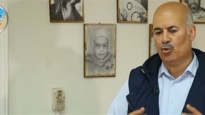 فيديو| مبادرة قد التحدي لتعليم المكفوفين التصوير الفوتوغرافي