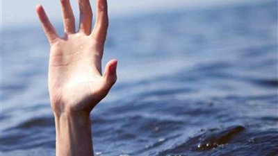 حلّاق يلقي بنفسه في ترعة بالفيوم بسبب ضائقة مالية