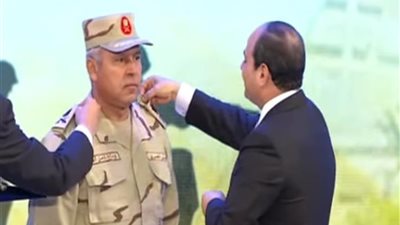 كامل الوزير يصل مكتبه الجديد بعد توليه وزارة النقل