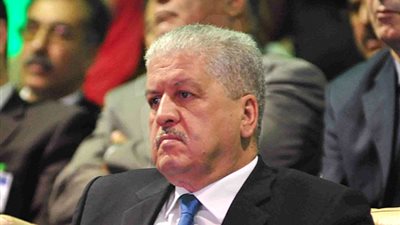  عاجل.. استقالة الحكومة الجزائرية 