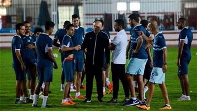رئيس الزمالك يجتمع بلاعبي الفريق بعد تخطي جورماهيا برباعية