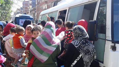فحص 706 حالة ضمن مبادرة «أيامنا أحلى» بالإسكندرية