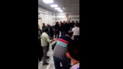 فيديو| مشاجرة بالكراسي داخل مستشفى 6 أكتوبر للتأمين الصحي
