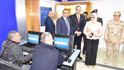 منظومة التأمين الصحى الشامل 2019|وزيرة الصحة تتفقد اختبارات الأطباء 