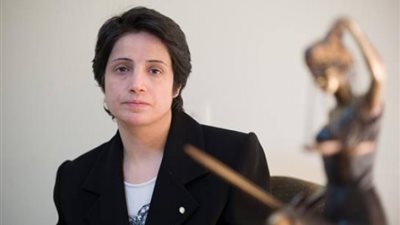 نسرين سوتوده| حقوقية إيرانية حُكم عليها بـ 38 عام سجن لهذا السبب