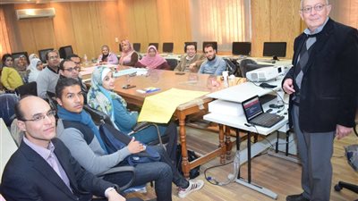 «كيفية كتابة المشاريع البحثية» ورشة عمل بـ جامعة سوهاج