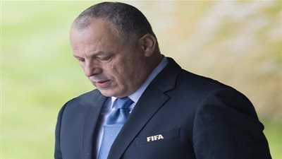 هاني أبو ريدة يطير إلى أمريكا لحضور اجتماع «الفيفا»