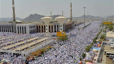 تعرف على شروط مرافقي كبار السن في حج قرعة الداخلية 2019