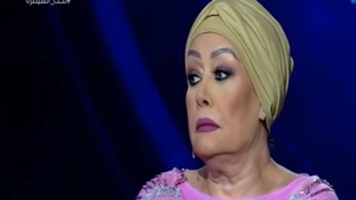 فيديو|هالة فاخر ترد على منتقدي حواجبها:«ناس تافهه»