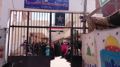 صور| قافلة طبية تكشف على 2027 مواطنا بالشرقية
