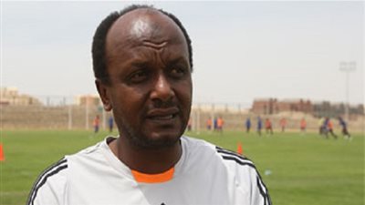 تيجانا يكشف كواليس حديث رئيس الزمالك مع بعثة الفريق بالجزائر