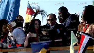 الرئيس السيسي يبدأ ملتقى الشباب العربي والإفريقي بـ«سيلفي» 