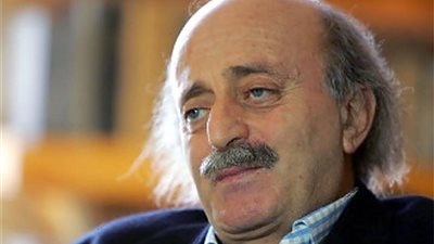 وليد جنبلاط| من معهد الآباء «اللعازاريين» إلي الحروب الأهلية