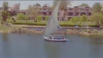 عمرو دياب يشعل ملتقي الشباب العربي والإفريقي بأغنية 