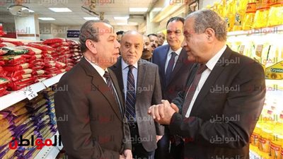 صور| وزير التموين ومحافظ كفر الشيخ يتفقدان «دلتا ماركت»
