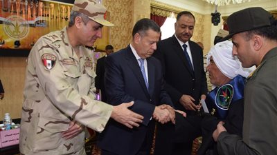 تكريم أسر الشهداء في احتفالية جمعية المحاربين القدماء ببني سويف