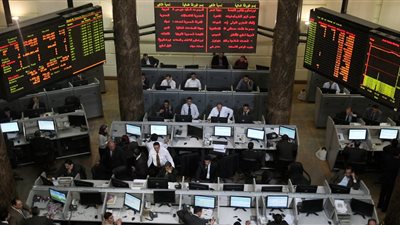 مؤشرات البورصة المصرية تتقهقر بالمنتصف 