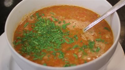 جددي مطبخك مع الشربيني.. طريقة عمل شوربة دجاج بالبرغل