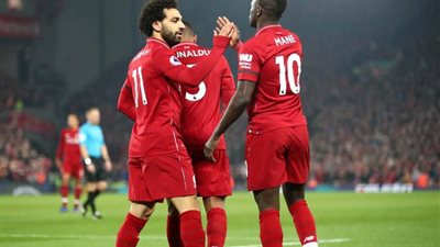 نجم ليفربول يُغادر معسكر منتخب بلاده للإصابة