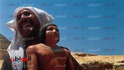امسك إشاعة | «غفير» يستولى على تمثال الكاتب المصري