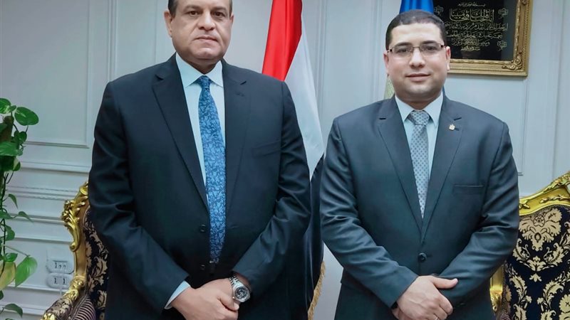 محافظ البحيرة 