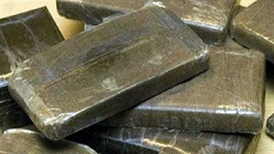 ضبط 81 لفافة هيروين وحشيش بالبحيرة