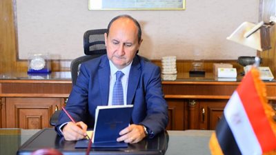 «الصناعة» و «الأكاديمية العربية للعلوم» يبحثان تطوير القطاع التصديري