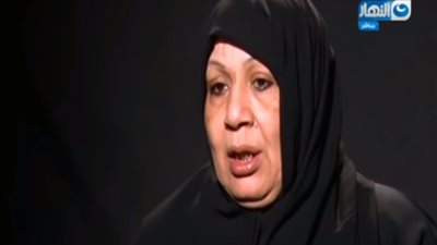 فيديو| أم تستغيث بـ منى العراقي: «ابني عايز يأكلني»