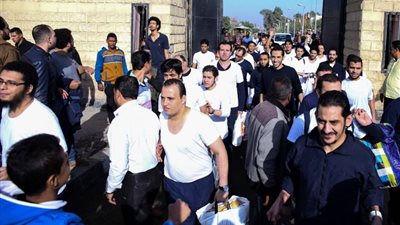 بموجب عفو رئاسي.. الإفراج عن 408 من نزلاء السجون