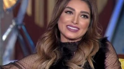صورة| روجينا تشارك زوجها في انتخابات المهن التمثيلية 