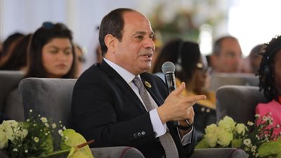 رئيس وزراء العراق في مصر .. بدء المباحثات الثنائية