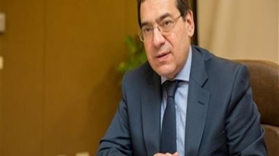 طارق الملا يناقش خطط تحسين كفاءة المنتجات البترولية في اجتماع«النيل» 