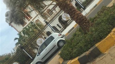 فيديو وصور| «ماس كهربائي» يتسبب في حريق بـ القصر الرئاسي في السودان