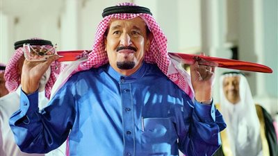 «حول العالم» قرارات سعودية جديدة وشرطة قبرص تحرج تركيا