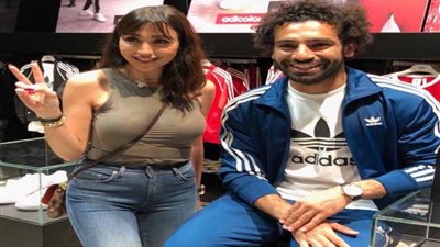 جيسي عبده عن صورها مع صلاح: «مش أنا اللي حضنته»