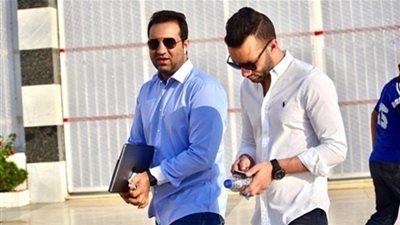 أمير مرتضى يؤازر لاعبي الزمالك استعدادًا قبل مباراة القمة 117