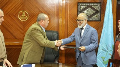 تسلم عقد إقامة مدرسة دولية في محافظة كفر الشيخ