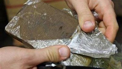 ضبط 5 عاطلين بحوزتهم ترامادول و حشيش بالبحيرة