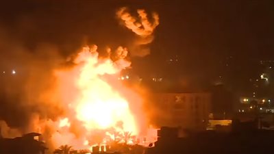 فيديو| رغم التهدئة.. إسرائيل تقصف قطاع غزة ليلًا 