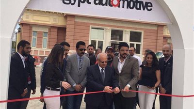 صور| افتتاح أول معرض سيارات لطلاب الجامعات في مصر