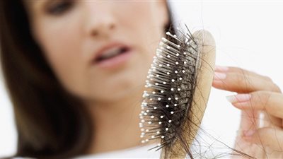 علشان ميقعش.. أطعمة تمنع تساقط الشعر 