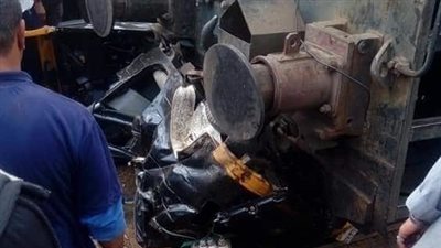 قطار يدهس توك توك في كفر الشيخ ونجاة السائق بأعجوبة 