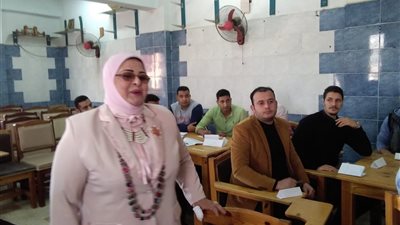 بثينة كشك تتابع تدريب المعلمين الجدد وتدعوهم للبحث