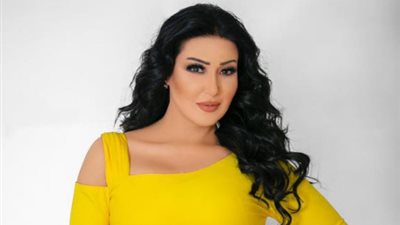  هتلبسي إيه بكرة| الأصفر على طريقة سمية الخشاب