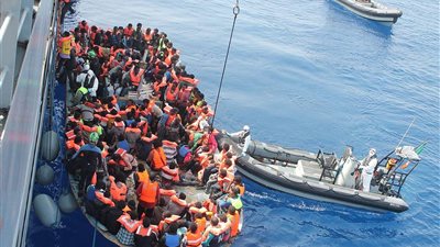 البحرية الليبية تنقذ 117 من المهاجرين غير الشرعيين 